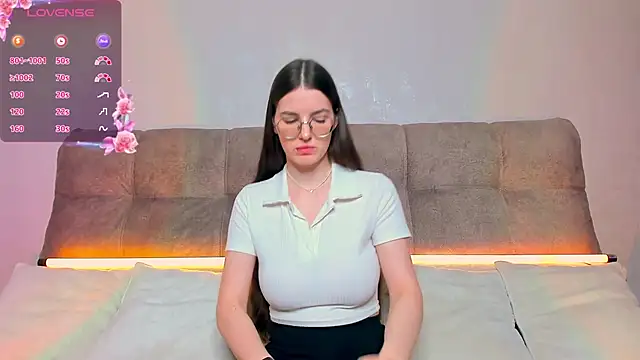 Snapshot of AriellaTesk chatting on December 19, 2025, 4:27 am AriellaTesk online show from December 19, 2025, 4:27 am