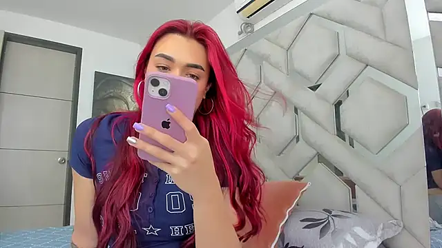 Snapshot of alexandra_fire69x chatting on April 17, 2026, 2:42 pm alexandra fire69x online show from April 17, 2026, 2:42 pm