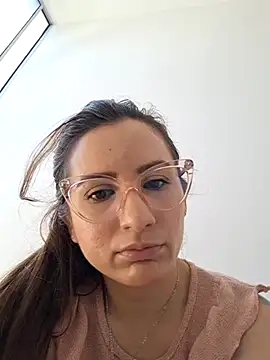 Snapshot of vanessabrown_ chatting on June 27, 2026, 4:35 pm vanessabrown online show from June 27, 2026, 4:35 pm