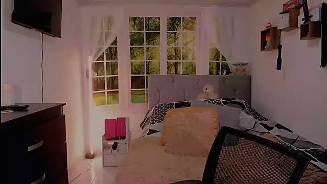 vanessabrown  online show from May 31, 2026, 8:20 pm