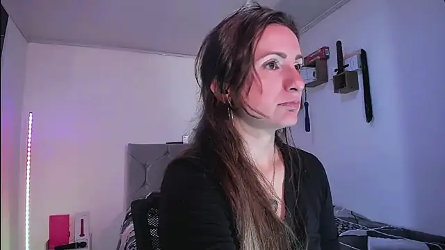 vanessabrown  online show from March 20, 2026, 12:11 am