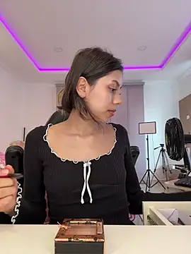 Snapshot of Sensualtease chatting on November 21, 2025, 8:52 pm Sensualtease online show from November 21, 2025, 8:52 pm