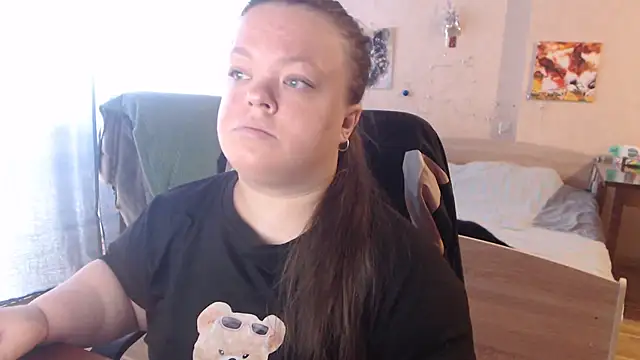 Snapshot of Janiffer_MiMi chatting on March 13, 2025, 1:18 pm Janiffer MiMi online show from March 13, 2025, 1:18 pm