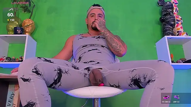 Snapshot of Ricardo_1998 chatting on November 17, 2025, 1:42 am Ricardo 1998 online show from November 17, 2025, 1:42 am