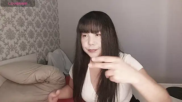 Snapshot of MissValday chatting on November 27, 2025, 5:30 am MissValday online show from November 27, 2025, 5:30 am