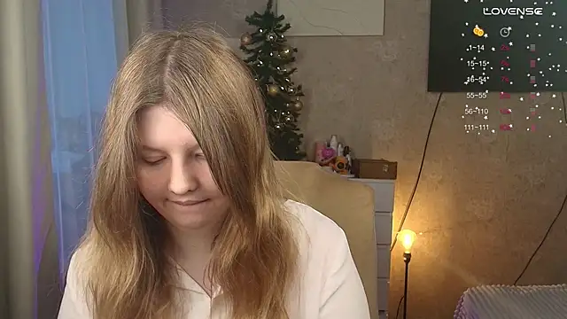 Snapshot of Vivian_cutie chatting on December 20, 2025, 10:29 am Vivian cutie online show from December 20, 2025, 10:29 am