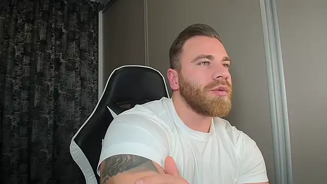 Thori92 online show from November 30, 2025, 9:15 pm