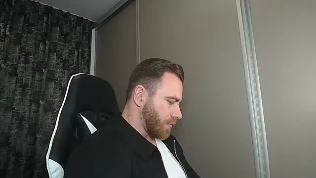 Thori92 online show from March 12, 2025, 6:43 pm