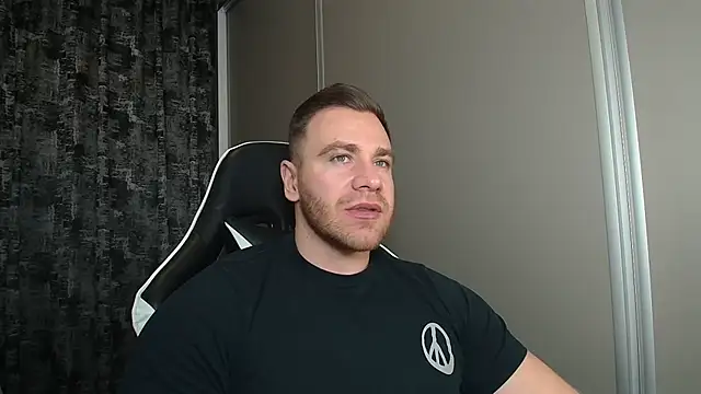 Thori92 online show from March 4, 2026, 6:26 pm