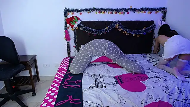 Snapshot of I_am_kim chatting on November 25, 2025, 12:55 am I am kim online show from November 25, 2025, 12:55 am