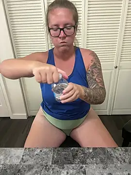 Lizzyloo online show from March 30, 2026, 5:25 pm