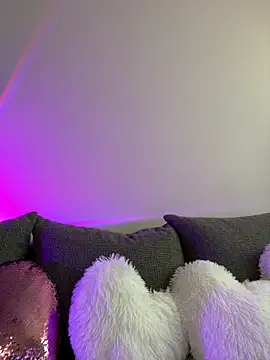 BarbieXs online show from February 25, 2025, 1:21 pm