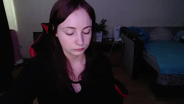 Snapshot of Laralianna chatting on June 18, 2026, 9:36 am Laralianna online show from June 18, 2026, 9:36 am