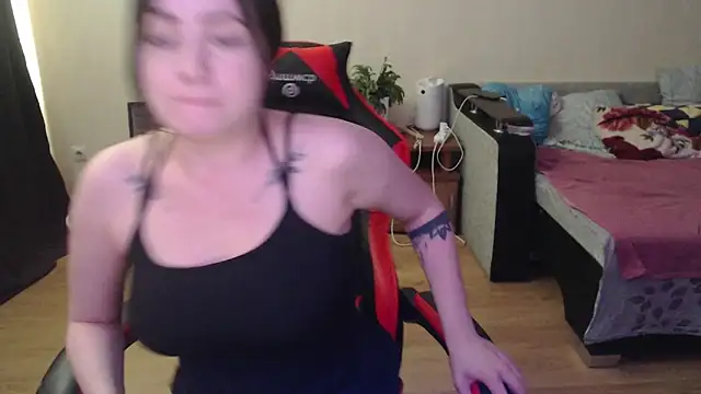 Laralianna online show from March 20, 2026, 1:23 pm