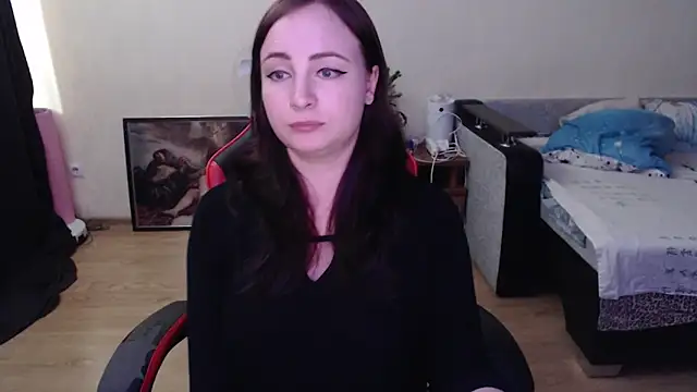 Snapshot of Laralianna chatting on June 16, 2026, 10:15 am Laralianna online show from June 16, 2026, 10:15 am
