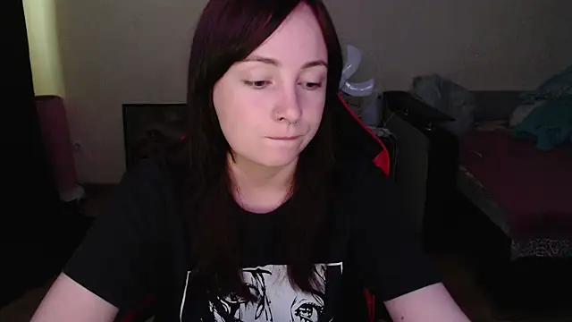 Snapshot of Laralianna chatting on July 7, 2026, 6:38 am Laralianna online show from July 7, 2026, 6:38 am