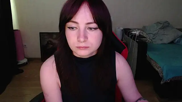 Snapshot of Laralianna chatting on July 1, 2026, 6:03 am Laralianna online show from July 1, 2026, 6:03 am