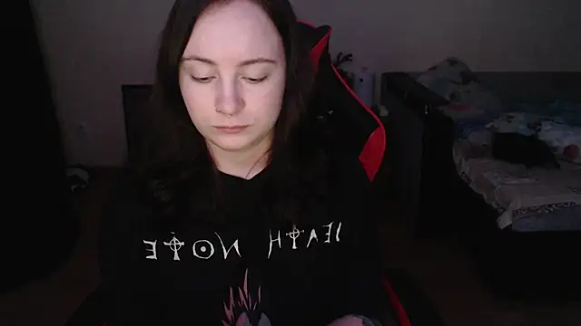 Snapshot of Laralianna chatting on December 15, 2025, 6:14 pm Laralianna online show from December 15, 2025, 6:14 pm