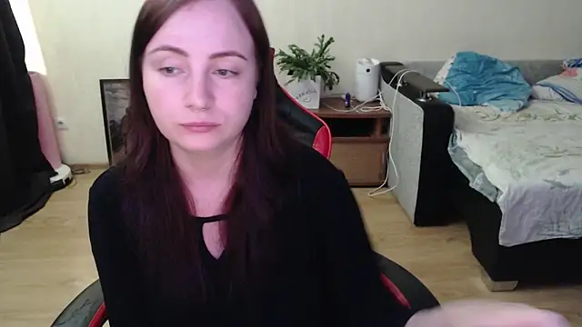 Snapshot of Laralianna chatting on June 15, 2026, 12:05 pm Laralianna online show from June 15, 2026, 12:05 pm