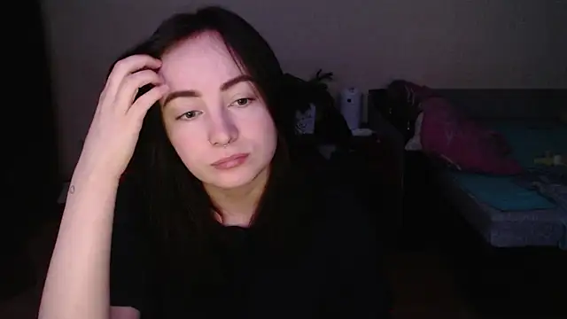 Snapshot of Laralianna chatting on November 21, 2025, 12:53 am Laralianna online show from November 21, 2025, 12:53 am