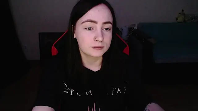 Snapshot of Laralianna chatting on February 13, 2026, 5:35 pm Laralianna online show from February 13, 2026, 5:35 pm