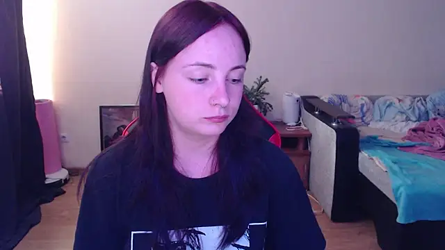 Snapshot of Laralianna chatting on June 27, 2026, 4:57 pm Laralianna online show from June 27, 2026, 4:57 pm