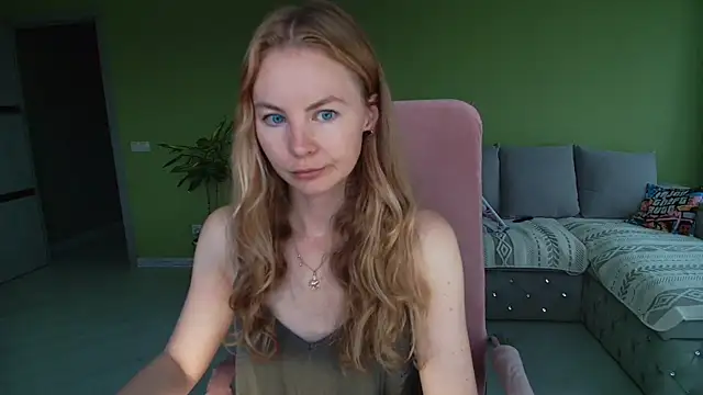 Snapshot of Cuddle_Cat chatting on July 8, 2026, 5:08 am Cuddle Cat online show from July 8, 2026, 5:08 am