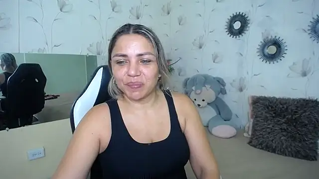 Snapshot of cum_bigass chatting on December 21, 2025, 11:56 am cum bigass online show from December 21, 2025, 11:56 am