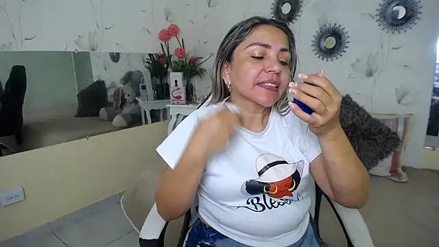 Snapshot of cum_bigass chatting on December 17, 2025, 12:10 pm cum bigass online show from December 17, 2025, 12:10 pm