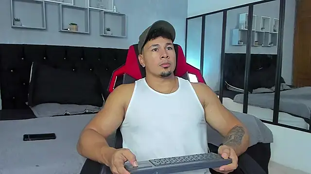 tyler hank01 online show from October 30, 2025, 6:16 pm