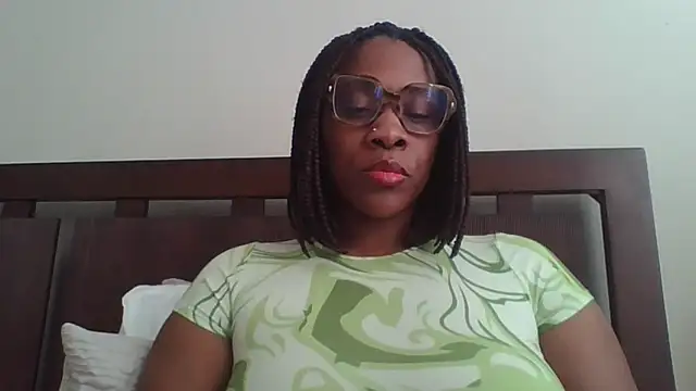 Snapshot of MsJuicy chatting on February 16, 2025, 10:00 pm MsJuicy online show from February 16, 2025, 10:00 pm