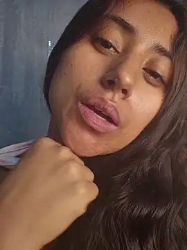 Snapshot of Valentinne_z chatting on November 18, 2025, 6:50 am Valentinne z online show from November 18, 2025, 6:50 am