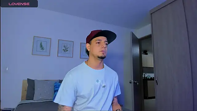 Snapshot of alejandro_calderon1 chatting on November 27, 2025, 12:55 am alejandro calderon1 online show from November 27, 2025, 12:55 am