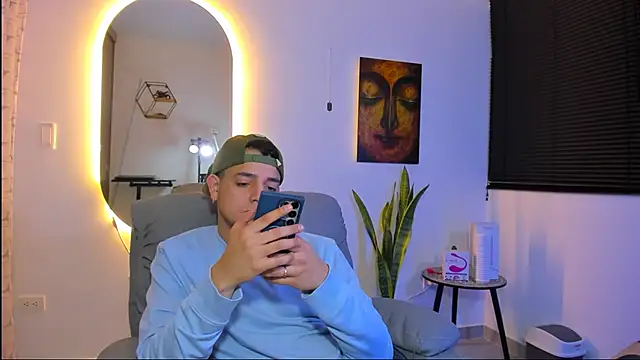 alejandro calderon1 online show from March 11, 2026, 3:22 am