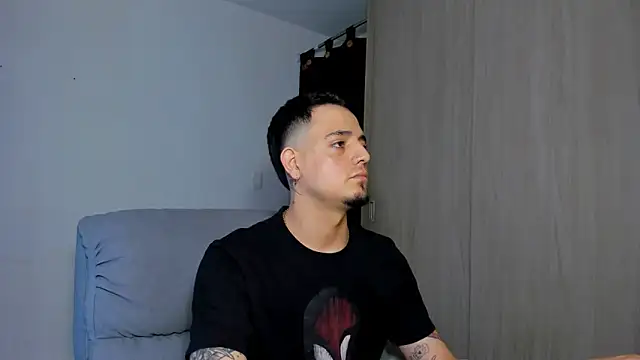 Snapshot of alejandro_calderon1 chatting on March 20, 2025, 11:23 pm alejandro calderon1 online show from March 20, 2025, 11:23 pm