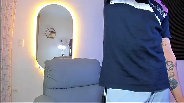 alejandro calderon1 online show from January 17, 2026, 3:32 am