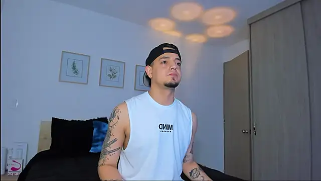 Snapshot of alejandro_calderon1 chatting on December 15, 2025, 1:55 am alejandro calderon1 online show from December 15, 2025, 1:55 am