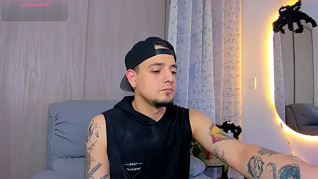 Snapshot of alejandro_calderon1 chatting on October 22, 2025, 11:14 pm alejandro calderon1 online show from October 22, 2025, 11:14 pm