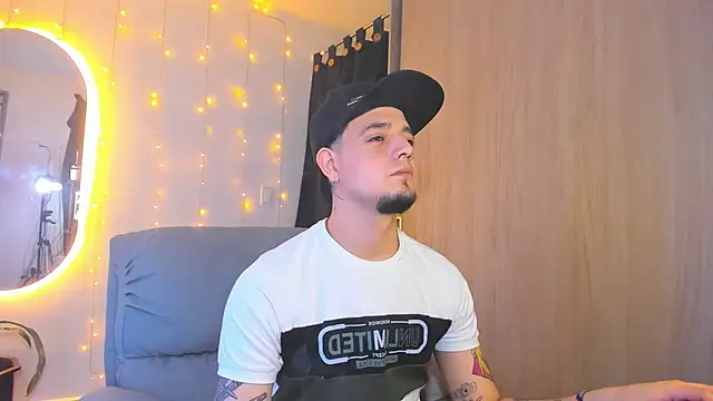 Snapshot of alejandro_calderon1 chatting on December 20, 2024, 7:12 am alejandro calderon1 online show from December 20, 2024, 7:12 am