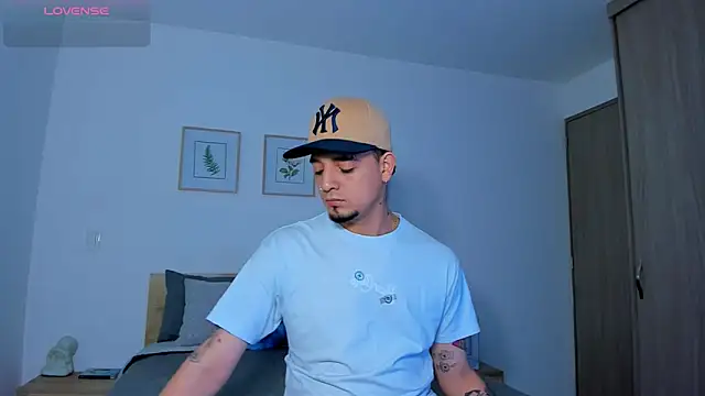 Snapshot of alejandro_calderon1 chatting on November 26, 2025, 9:31 am alejandro calderon1 online show from November 26, 2025, 9:31 am