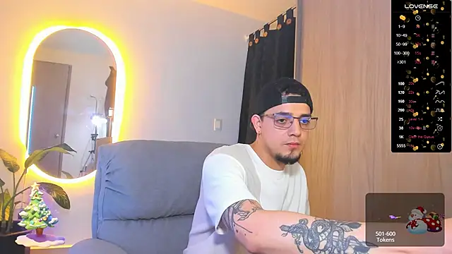 Snapshot of alejandro_calderon1 chatting on December 2, 2024, 5:54 am alejandro calderon1 online show from December 2, 2024, 5:54 am