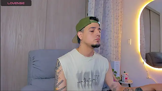 Snapshot of alejandro_calderon1 chatting on November 13, 2025, 10:02 pm alejandro calderon1 online show from November 13, 2025, 10:02 pm