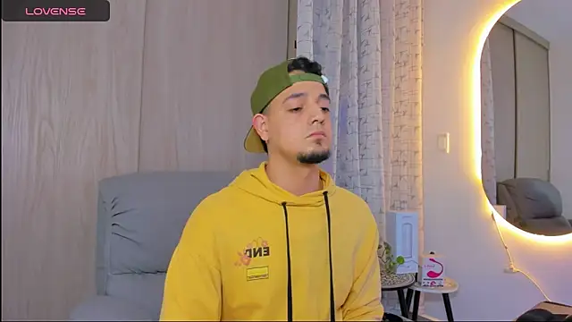 Snapshot of alejandro_calderon1 chatting on November 5, 2025, 4:26 am alejandro calderon1 online show from November 5, 2025, 4:26 am