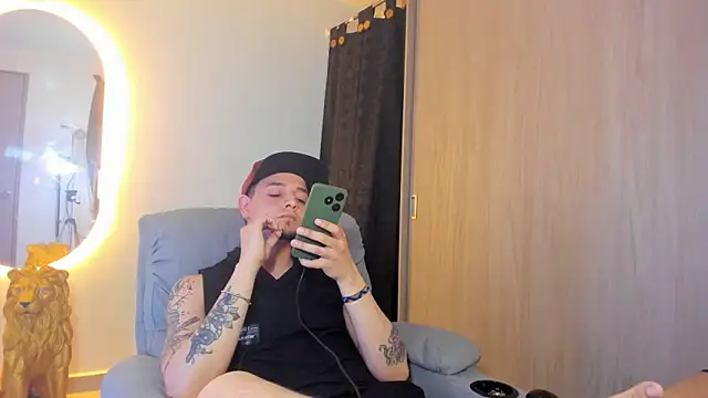 Snapshot of alejandro_calderon1 chatting on February 16, 2025, 7:48 am alejandro calderon1 online show from February 16, 2025, 7:48 am