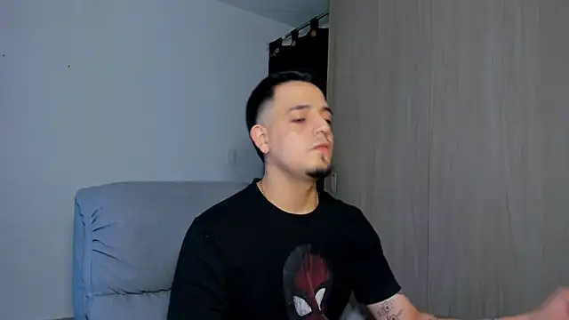 Snapshot of alejandro_calderon1 chatting on March 21, 2025, 2:50 am alejandro calderon1 online show from March 21, 2025, 2:50 am