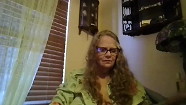 DestineeLoverGirl online show from December 1, 2025, 4:30 pm