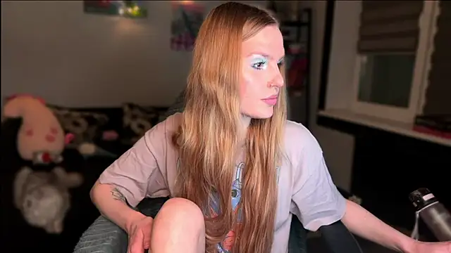 Snapshot of Chanel_Gill chatting on December 22, 2025, 5:35 pm Chanel Gill online show from December 22, 2025, 5:35 pm