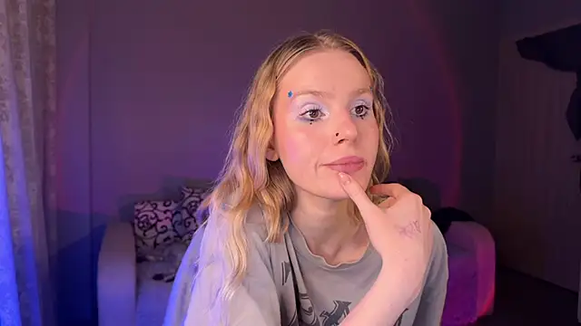 Snapshot of Chanel_Gill chatting on September 10, 2025, 3:55 pm Chanel Gill online show from September 10, 2025, 3:55 pm