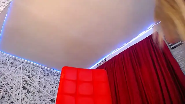 Snapshot of hornytsblonde chatting on October 13, 2025, 3:46 pm hornytsblonde online show from October 13, 2025, 3:46 pm