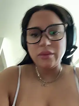 MeghanXO online show from October 6, 2025, 2:18 pm